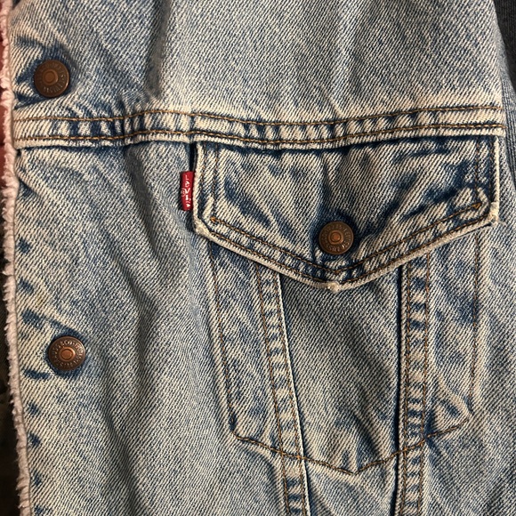 Levi's Denim Sherpa Jacket - Picture 2 of 5